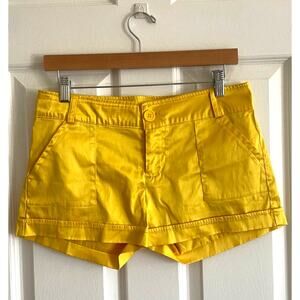 Ash & Emee Bright Yellow Cuffed Chino Shorts - Jr. Size 9 Large